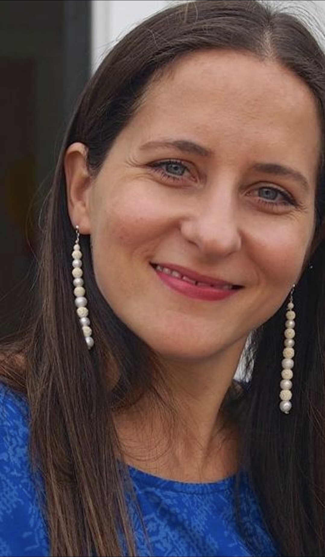 Lia Dessy Moore