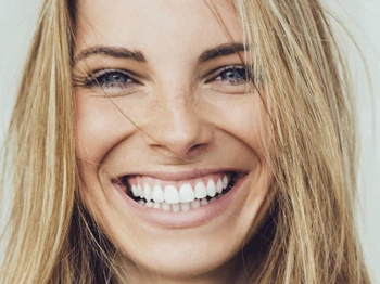 Can You Eat With Invisalign? Do's and Dont's